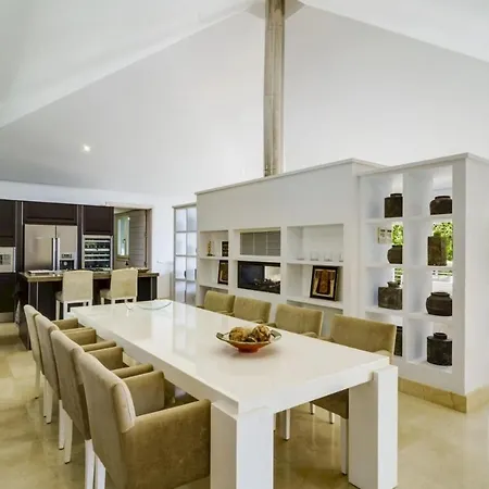Exclusiva Con Terraza Y Jardin * Malaga