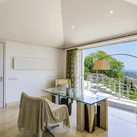 Exclusiva Con Terraza Y Jardin Villa *