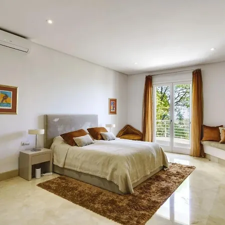 Exclusiva Con Terraza Y Jardin Villa