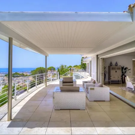 Exclusiva Con Terraza Y Jardin Villa *